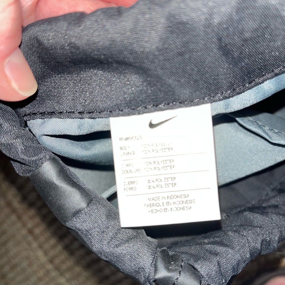 Nike Drawstring Bag - Picture 4 of 9